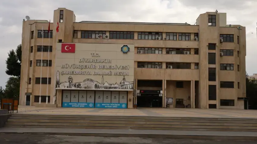Qeyûmê Diyarbekirê beriya hilbijartinê 769 hezar TL ji bo çerezan xerc kiriye!