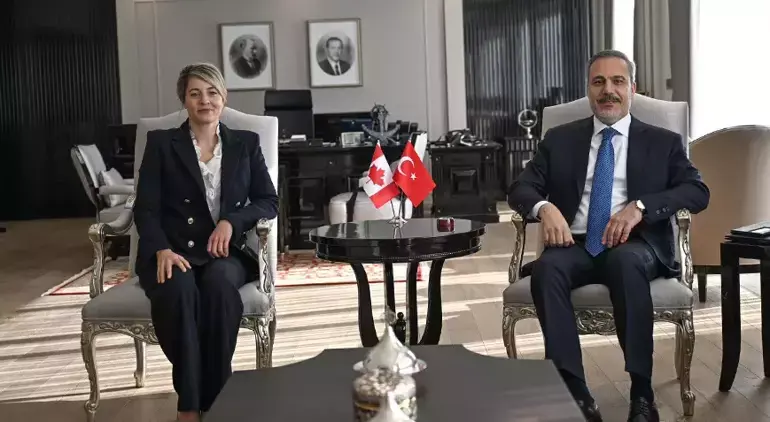 Hakan Fidan bi wezîra karên derve ya Kanadayê Joly re hevdîtin kir