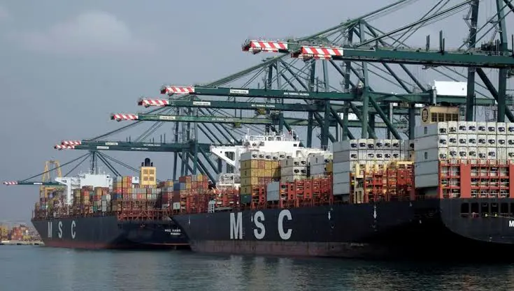 ‘O’ ülke Israil'e silah tasiyan gemiye liman izni vermedi!