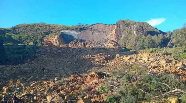 Li Papua Gine ya Nû erd heziya: Herî kêm 300 kes mirin