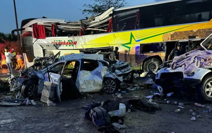 ڕووداوێكی هاتووچۆ لە باكووری كوردستان گیانلەدەستدانی 10 كەسی لێدەكەوێتەوە