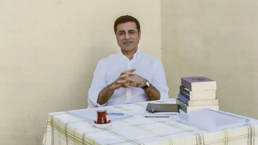 کڵچدارئۆغڵو: زیندانیکردنی دەمیرتاش کارەساتی یاساییە