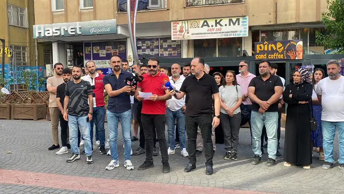 Esnafên Kuçeya Hunerê bertek nîsanî binçavkirina xwediyê Pîne Kafeyê dan