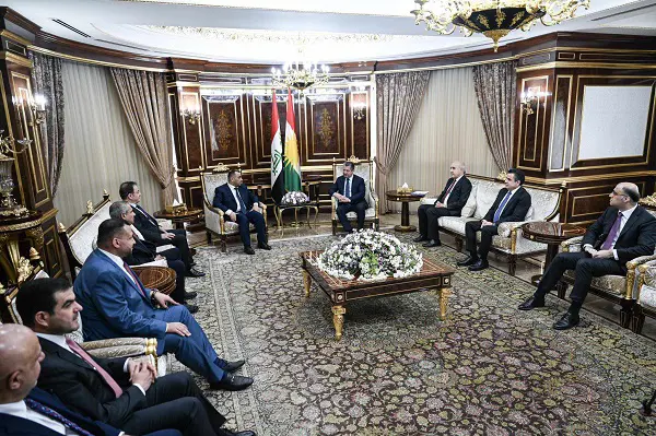 سەرۆکی حکوومەتی هەرێمی کوردستان پێشوازی لە وەزیری کارەبای فیدراڵ دەکات