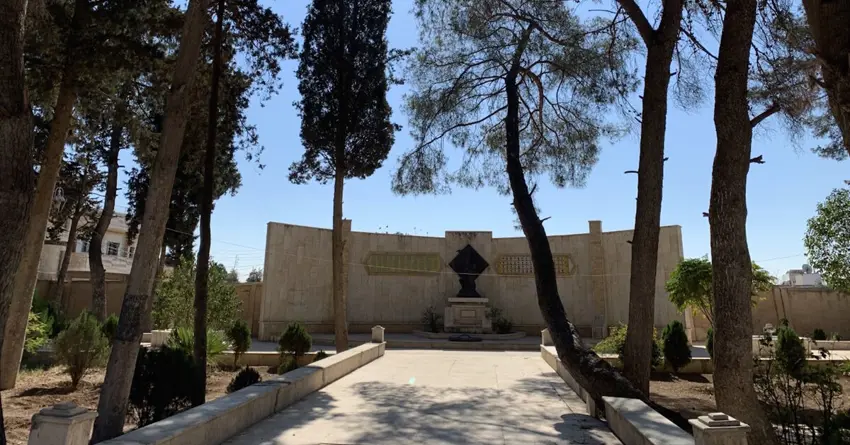 Tirkiye bi SIHAyê li avahiyekî gundê Amûdê yê li Hatmê xist