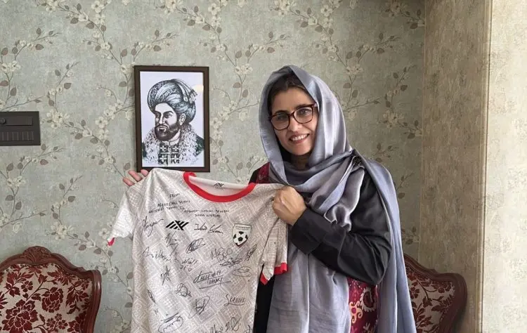 له‌ هيندستان ژنه‌ دیپلۆماتكارێكی ئه‌فغانی به‌ 25 كیلۆگرام زێڕه‌وه‌ ده‌ستگیركرا