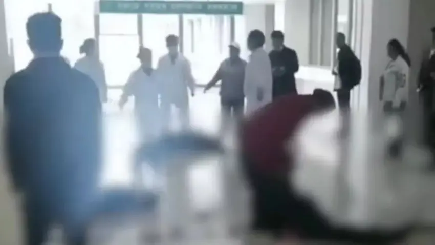 Li Çînê li dijî nexwesxaneyê hêrisa bi kêrê: Herî kêm 10 kes mirin