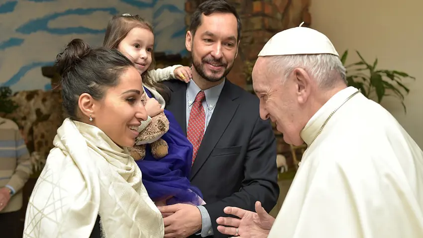 Papa Francis stranbêja Kurd a operayê xelat kir