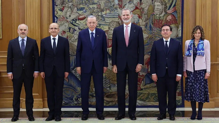 Serokkomarê Tirkiyê Erdogan bi qralê Îspanya bi Felipe yê 6em re hevdîtin kir