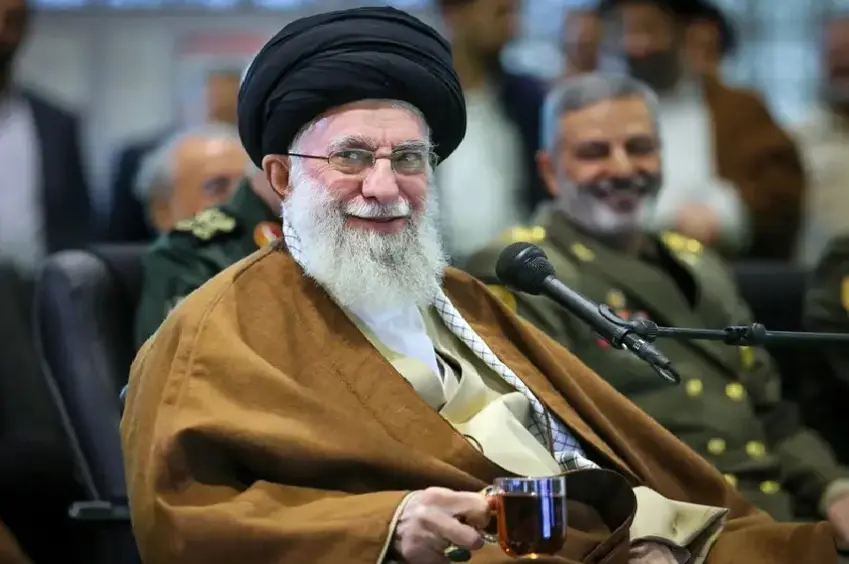 Xamaneyî biryara efûya cejnên Qurban û Cedîr Xumê pesend kir