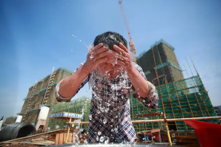 کەشناسی عێراق: پلەی گەرمای چەند پارێزگایەك دەگاتە نیوەکوڵ