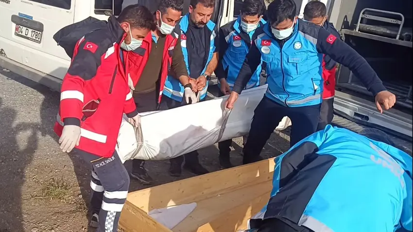 Cenazeyê çiyagerê Îranî ji Çiyayê Agiriyê hat daxistin