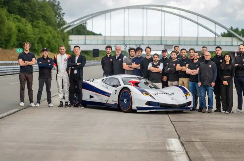 ژمارەی پێوانەیی خێرایی ئۆتۆمبێلە کارەباییەکان شکێندرا