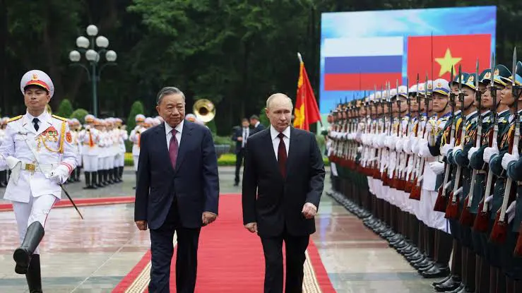 Putin’den Vietnam'a ziyaret: Baska ülkelerle ittifak kurmayacagiz!