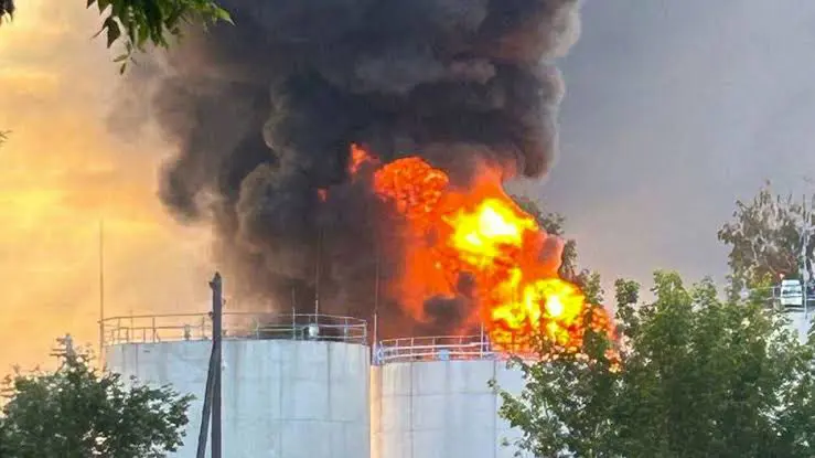 Rusya'da iki petrol rafinerisine dron saldirisi!