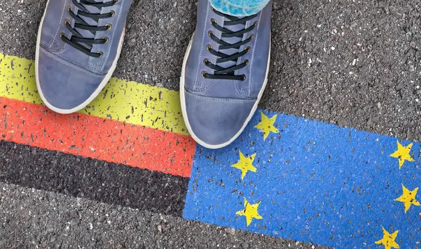 Bihêzbûna rastgiriya tund li Almanyayê nîqasên dijî koçberan da destpêkirin