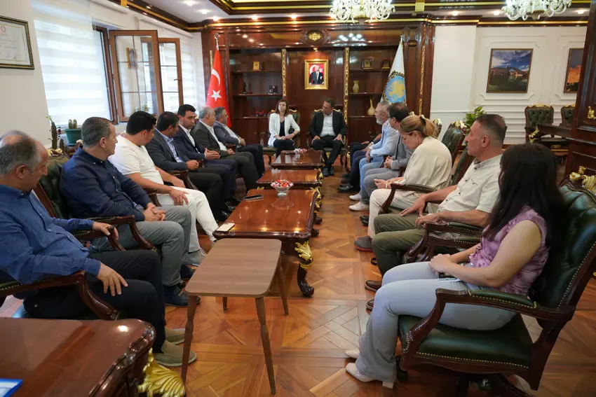 CHP'li heyetten Diyarbakir Büyüksehir Belediyesine ziyaret