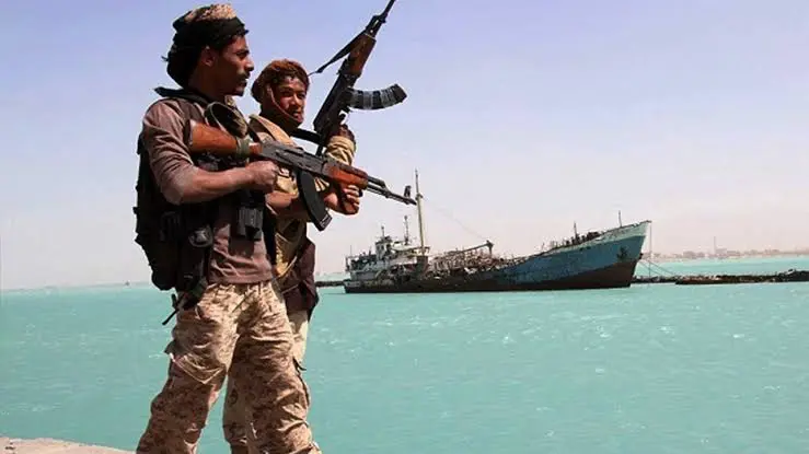 Husiler, Kizildeniz'de 2 gemiyi vurdugunu duyurdu