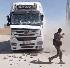 Suriye’de Türk TIR’larina saldiri, Türk bayraklari indirildi!