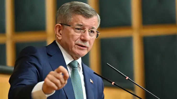 Davutoglu: Erdogan’in Esad’dan randevu talep etmesi kanima dokunuyor