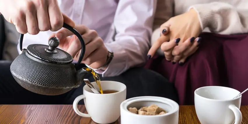 توێژینەوەیەکی نوێ : خواردنەوەی قاوە دەبێتە هۆی کەم کردنەوەی مەترسی مردنی زوو لە کەسانی کەم جووڵەدا