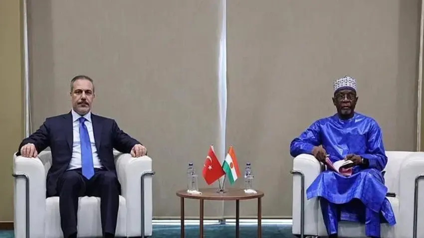 Wezîrê karên derve yê Tirkiyê Hakan Fidan û serokê dewleta Nîjerê Tiani hevdîtin kirin