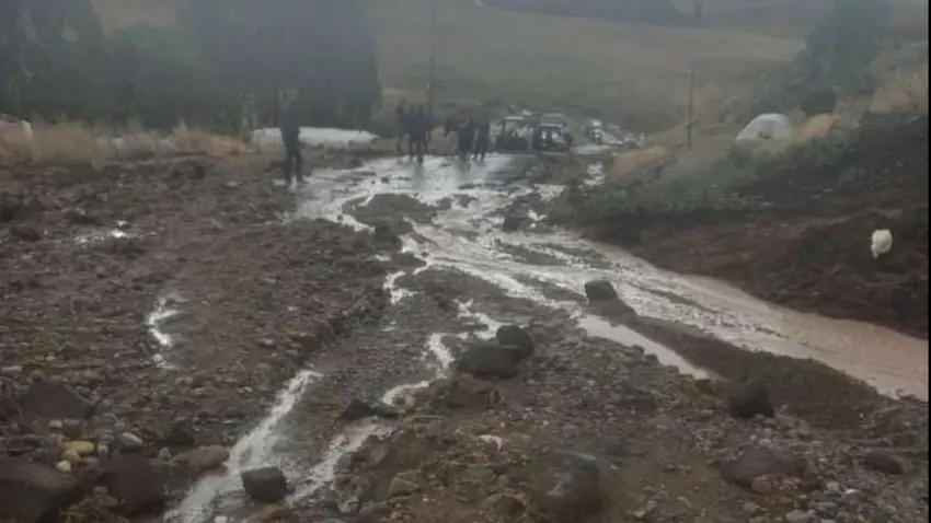 Bi sedema rabûna lehiyê li Agiriyê arazî û rê zerarê dîn