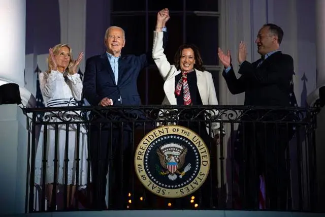Biden, adaylik için yardimcisi Kamala Harris'i destekleyecek!