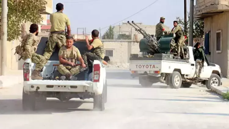 Di navbera HSD û komên çekdar de serekî dijwar rû da: Kustî û birîndar hene