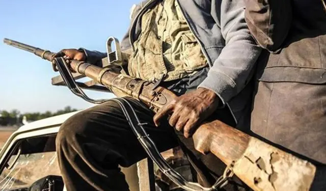 Çekdaran bi ser gund de girt: 26 kes hatin kustin