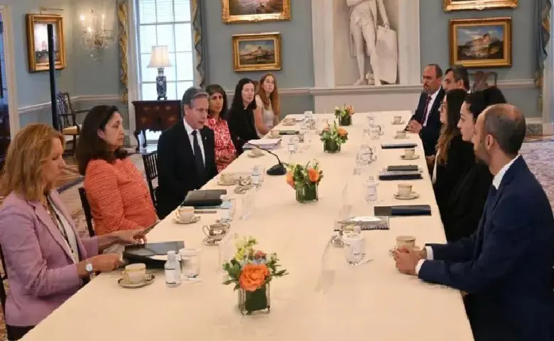 Blinken bi nûnerên Êzîdiyan re civiya