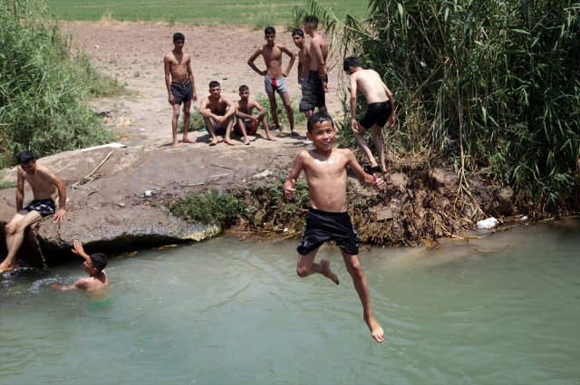 Li Îranê bi sedema germa zêde temamê dezgeyên fermî tatîl kirin