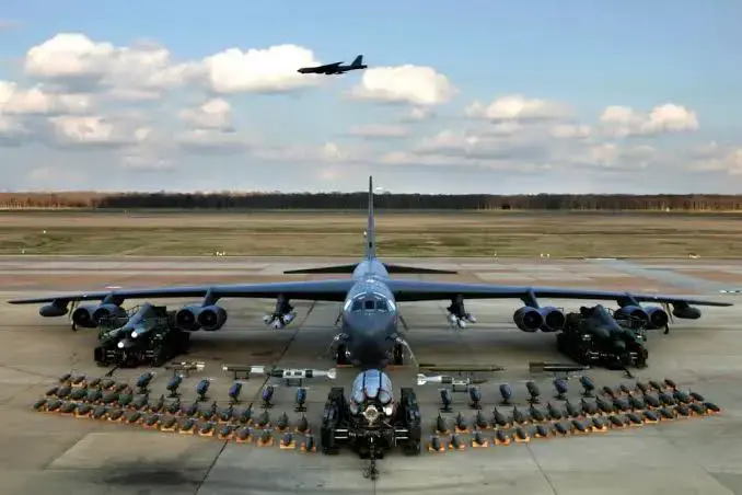 Amerîka ji bo êrîsên Eniya Berxwedanê ya Iraqê kete tevgerê: 2 balafirên B-52 hatin sandin