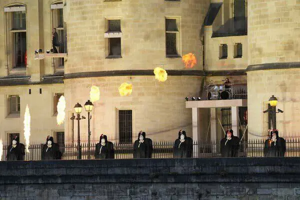 بۆچی زۆر کەس کردنەوەی ئۆڵەمپیادی پاریس یان بە خراپ و شەیتانی ناوبرد؟