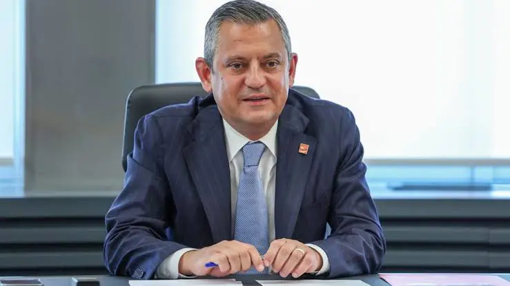 Özel'den dikkat çeken 'Fransa' çagrisi: Asiri saga karsi sandiga gidin!