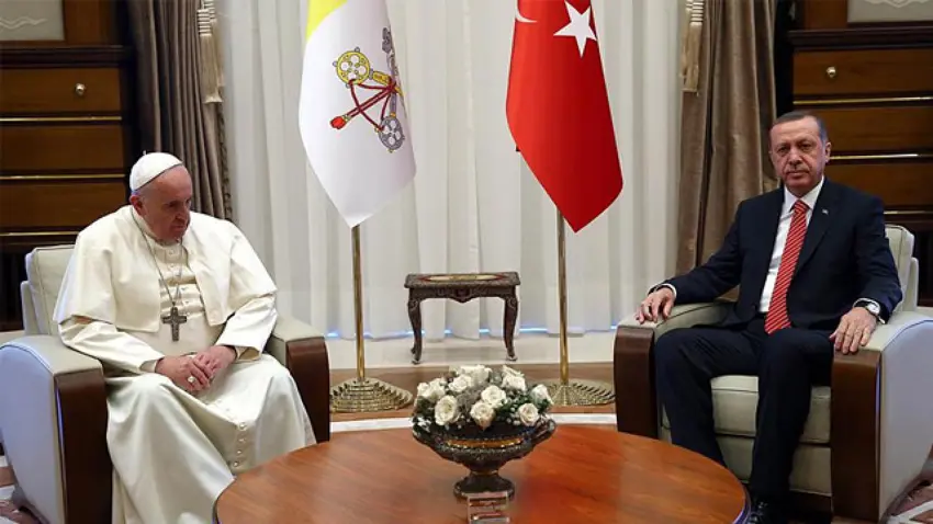 Erdoğan ve Papa Franciscus telefonda görüştü