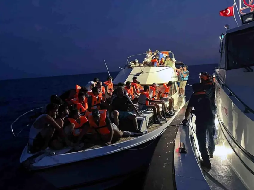 Mugla'da 51 düzensiz göçmeni kurtardi!
