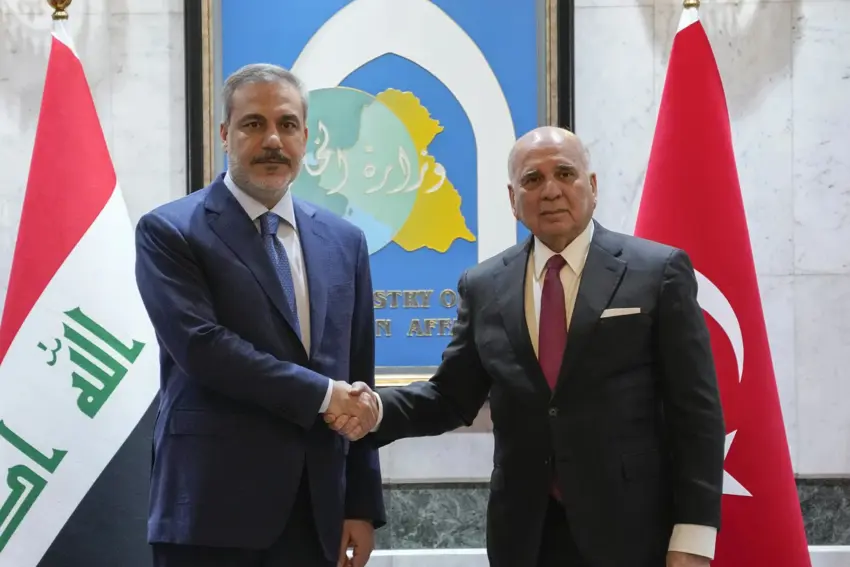 Sandeya ewlehiyê ya Iraqê serdana Enqereyê dike