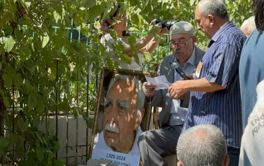 Tarik Ziya Ekinci topraga verildi: Basbakan Mesrur Barzani’nin mesaji okundu