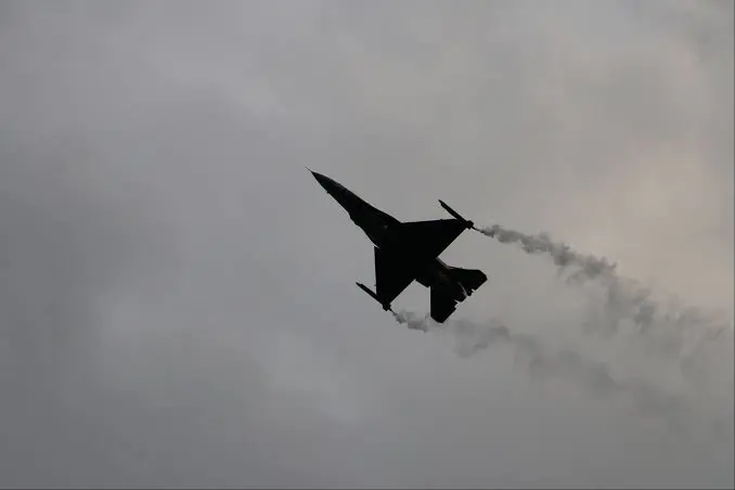 Savas uçaklari Duhok'ta daglik alanlari bombaladi!