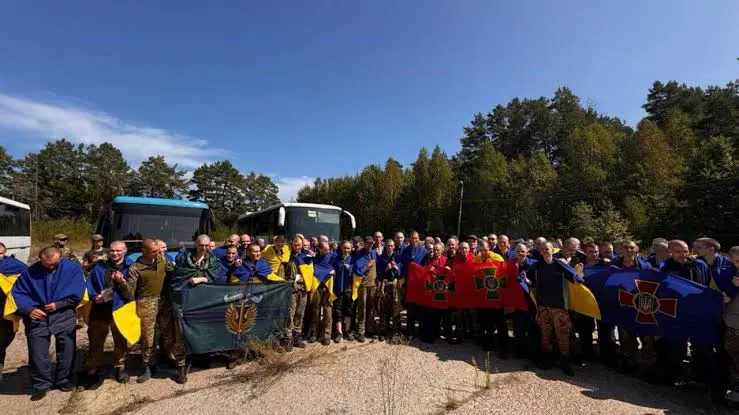 Kursk'da Rusya ve Ukrayna 115'er esir askeri takas etti