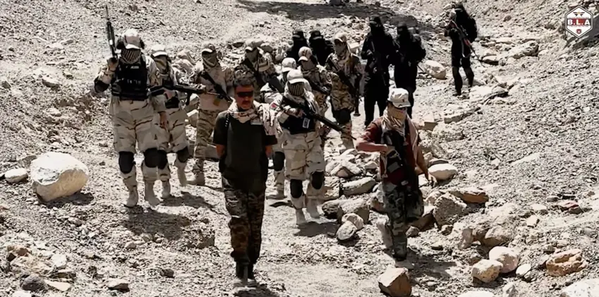 Artêsa Rizgariya Belûcistanê êrîs bir ser 3 qereqolan: 53 kustî