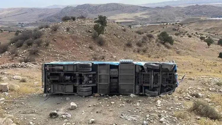 Li Navçeya Koye ya Hewlêrê otobûsa rêwiyan qulibî: 1 mirî 27 birîndar