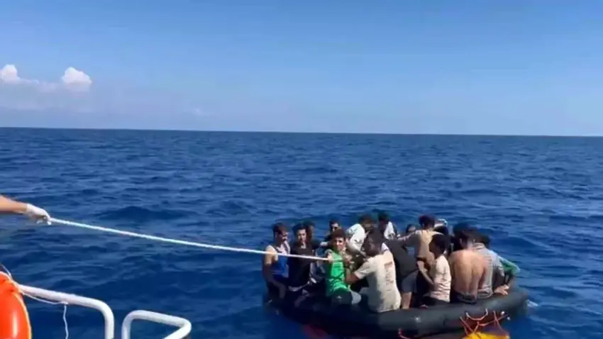 Mugla açiklarinda 25 düzensiz göçmen kurtarildi!