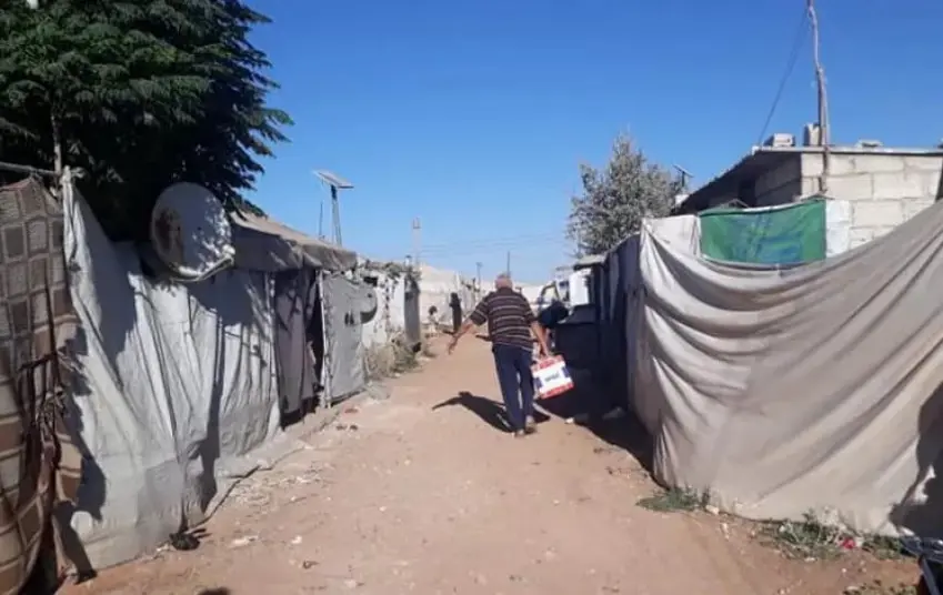 Di kampê de kesek hat kustin, 4 jî birîndar bûn