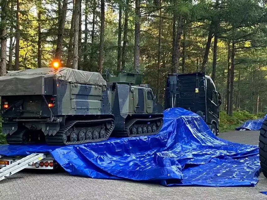 Hollanda, 28 alavên zirxî yên ser sand Ûkraynayê