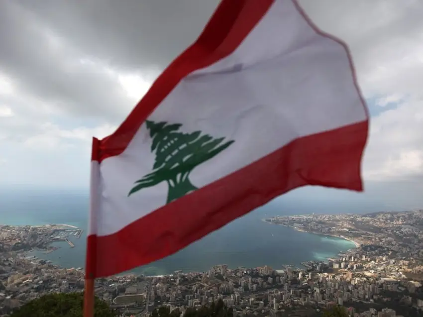 Bir ülkeden daha Lübnan'a seyahat uyarisi!