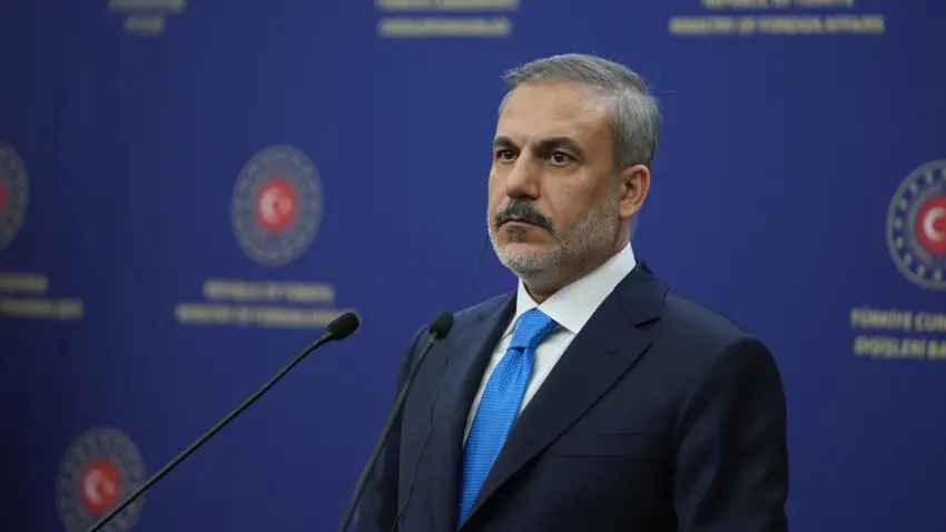 Wezîrê Tirkiyê Hakan Fidan bi wezîrê karên derve yê Brîtanya re axifî