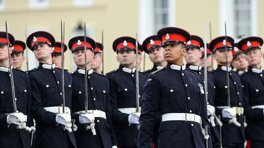 Basbakan'in katilimiyla Sunderhurst Kraliyet Askeri Akademisi mezuniyet töreni düzenlendi