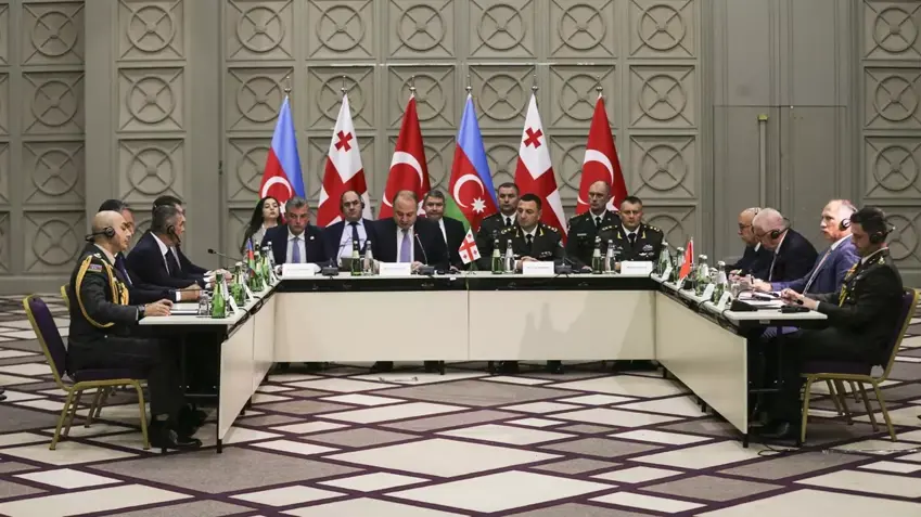 Di navbera Tirkiye-Gurcistan-Azerbeycanê de lihevkirina sêqolî hat îmzakirin